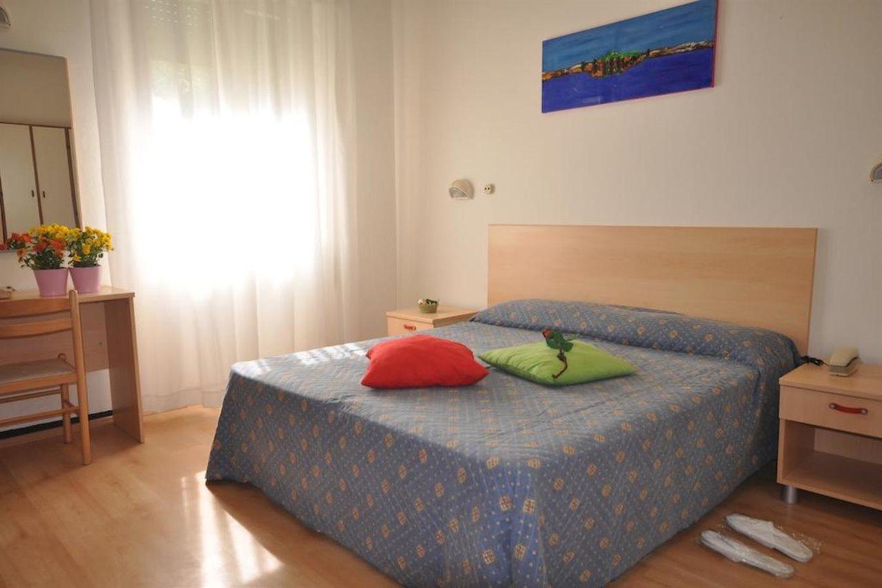 Hotel Roxy Floridiana リミニ エクステリア 写真