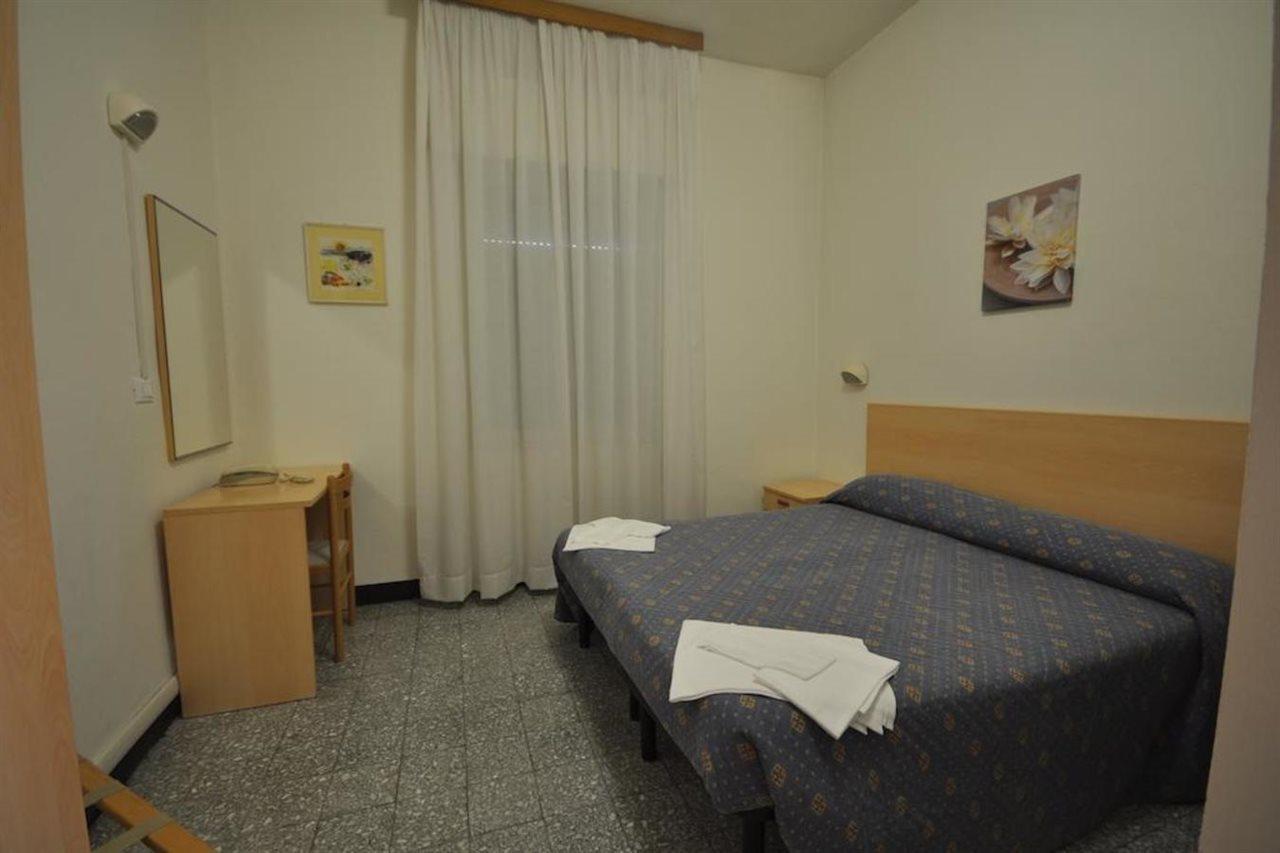 Hotel Roxy Floridiana リミニ エクステリア 写真