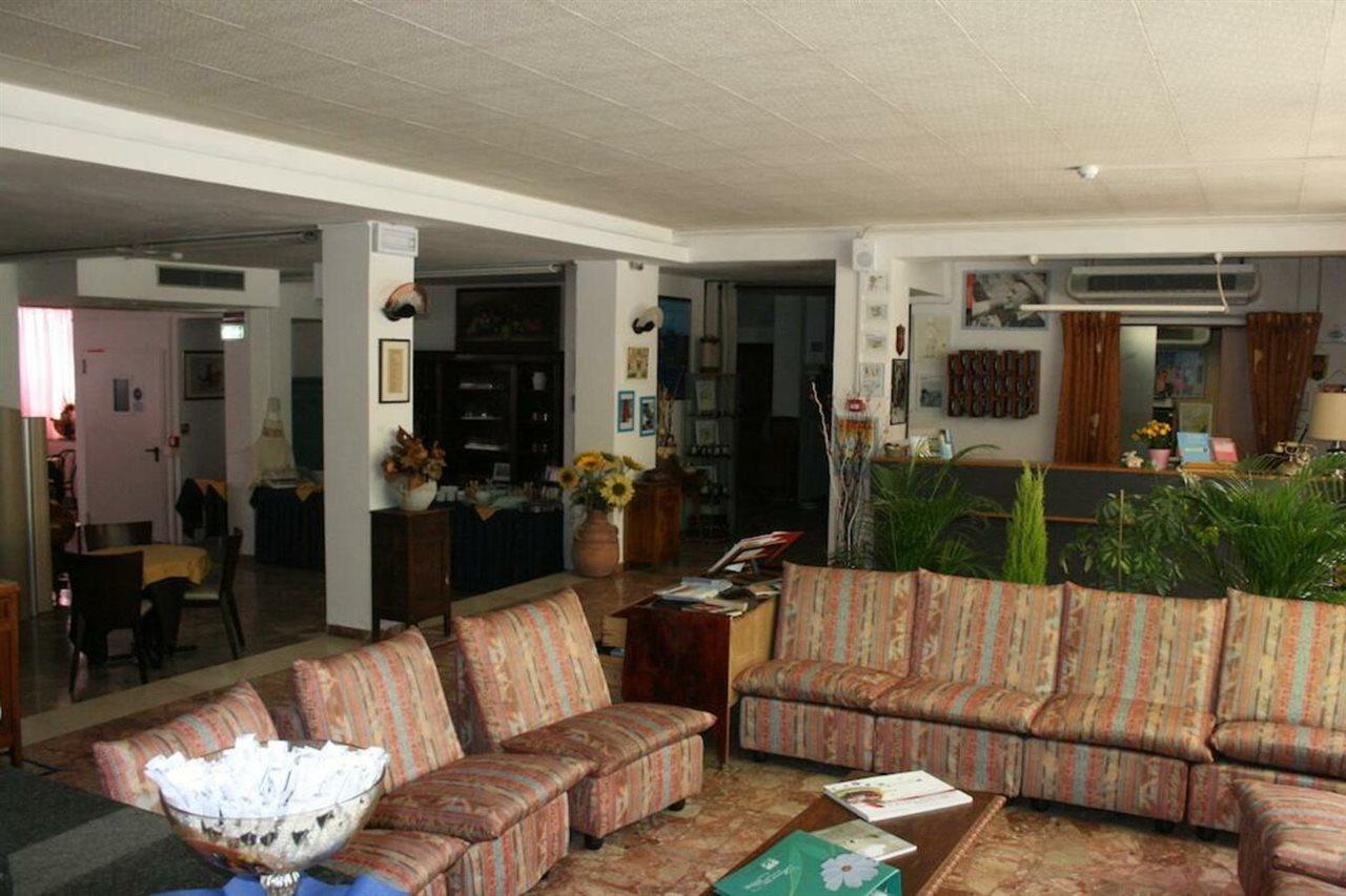 Hotel Roxy Floridiana リミニ エクステリア 写真