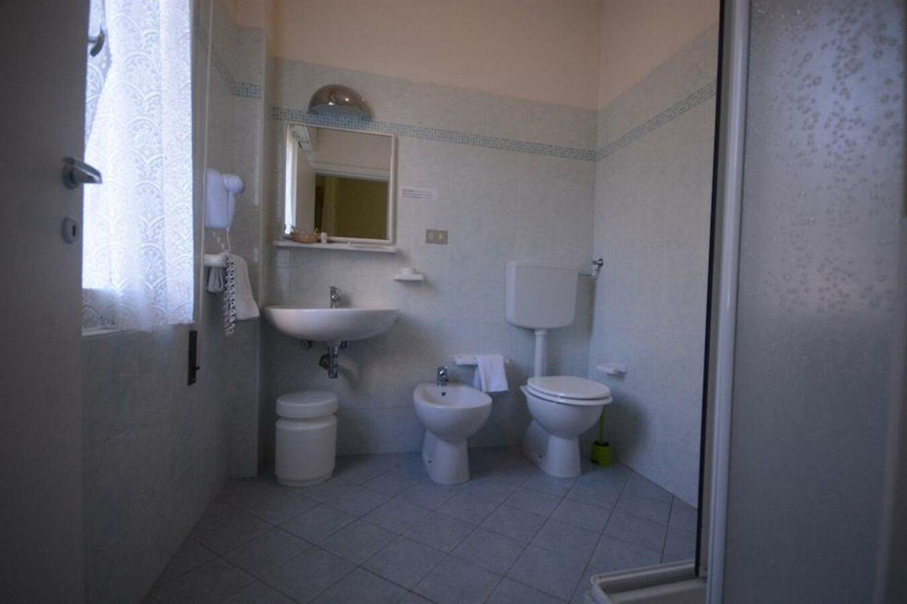 Hotel Roxy Floridiana リミニ エクステリア 写真