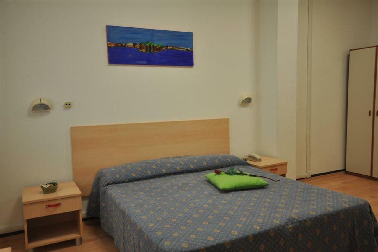 Hotel Roxy Floridiana リミニ エクステリア 写真