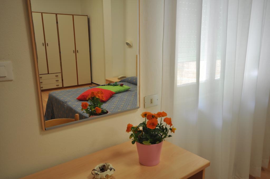 Hotel Roxy Floridiana リミニ 部屋 写真